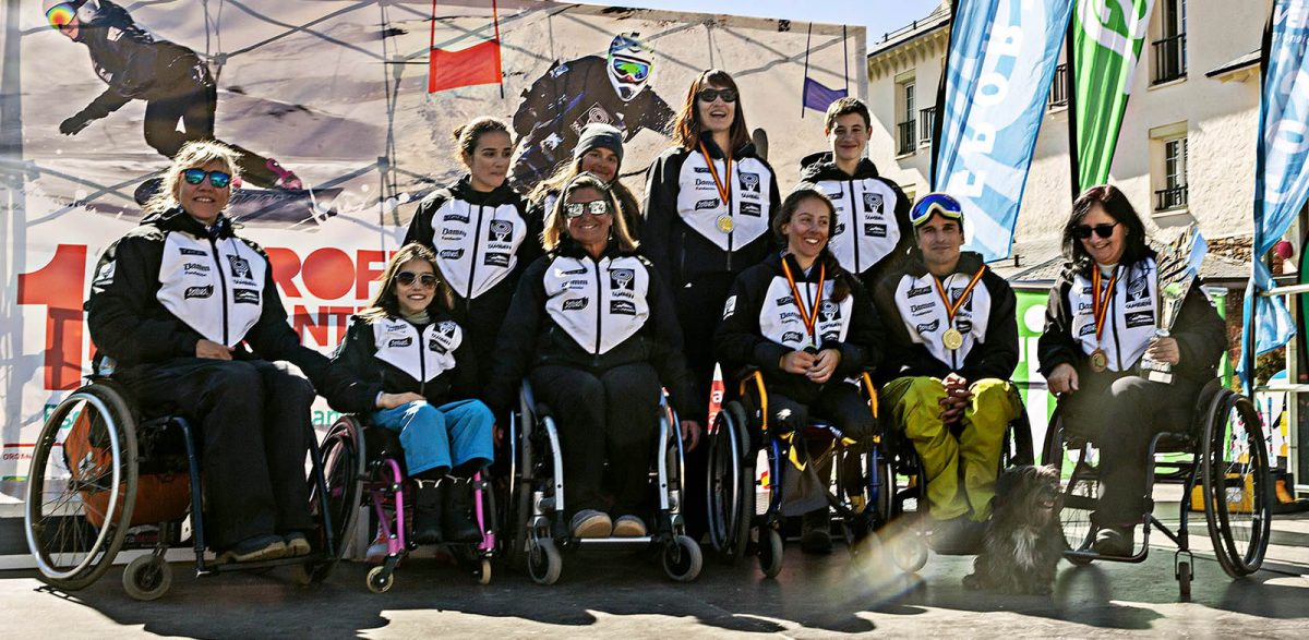 El Equipo Fundación También Competición Esquí & Snowboard Adaptado al completo en el 14º Trofeo Santiveri Sierra Nevada, Copa de España, Campeonato de Andalucía, Premio El Corte Inglés y mención especial Rovi.