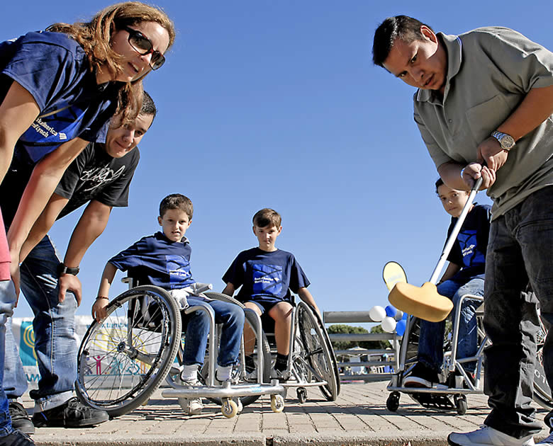 La Fundación También promueve la práctica de minigolf adaptado.
