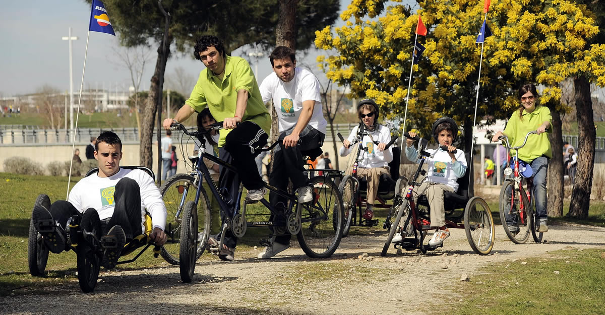 La Escuela de Ciclismo adaptado de la Fundación También vuelve a la actividad tras la cuarentena.