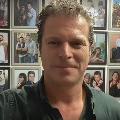 Jota Abril - comunicador, presentador y speaker de la Carrera Popular Madrid También Solidario