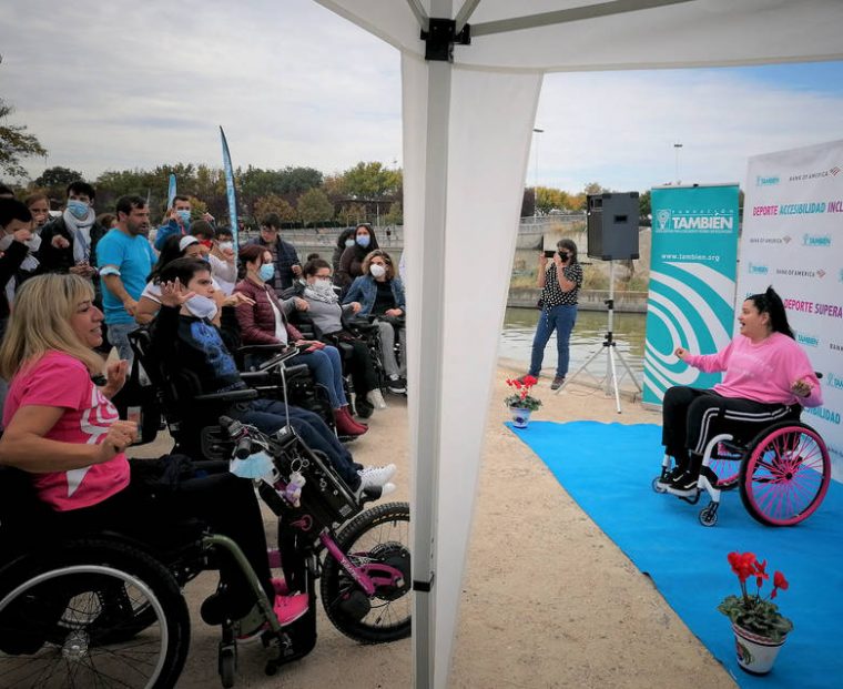 Sesión de baile en silla con Janis Palacios en la Fiesta de Otoño de la Fundación También 2021