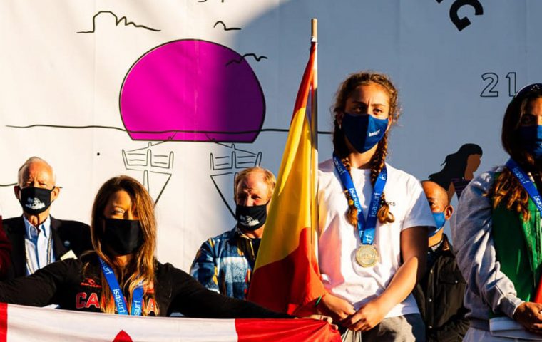 Audrey Pascual, del Equipo de Surf Adaptado de Fundación También, medalla de bronce en los ISA World Para Surfing Championship 2021