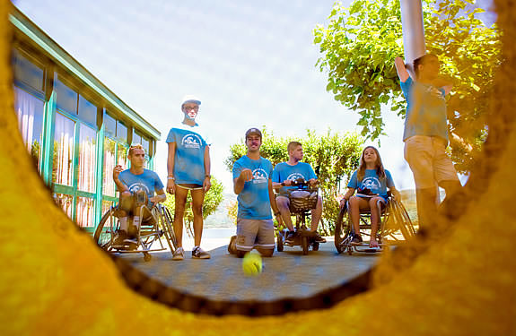 El 6º Campamento Inclusivo de Vela y Multiactivida reunió en el complejo de O´Corgo (Muiñosa) a niños y jóvenes con discapacidades severas o escasos recursos económicos.