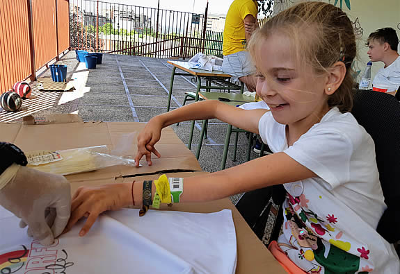 Actividades de ocio en la Fundación También: Campamento Urbano Inclusivo, multiactividad en Albergue Naturávila, viaje de ocio y cultura a Almagro y Tablas de Daimiel.