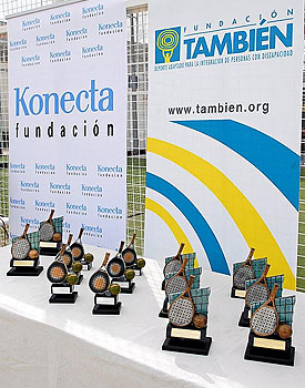 P&aacute;del adaptado: palas por la integraci&oacute;n. Trofeo Fundaci&oacute;n Konecta V Open Comunidad de Madrid Fundaci&oacute;n Tambi&eacute;n.